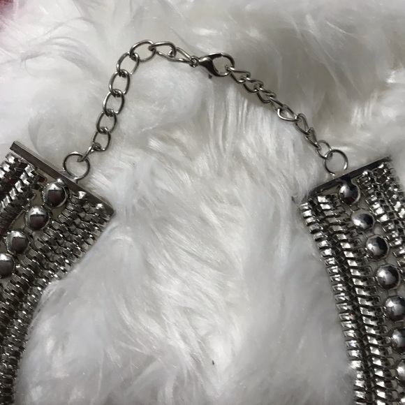 “NWOT” GORGEOUS SILVER BIB NECKLACE - Picture 2 of 5